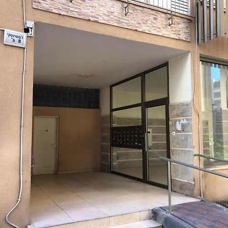 Sky Home Apartment Jabotinsky 8 بات يام المظهر الخارجي الصورة